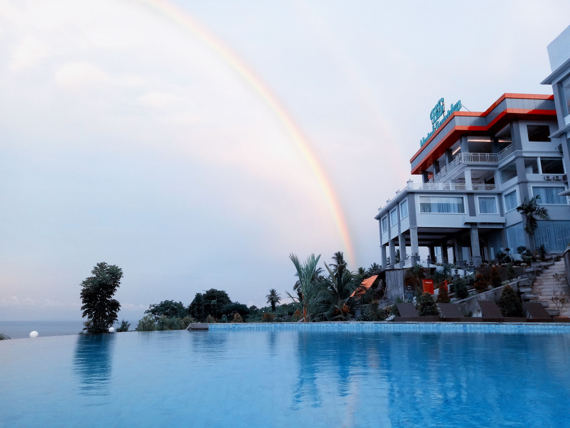 Hotel Santika Luwuk - Sulawesi Tengah Екстер'єр фото