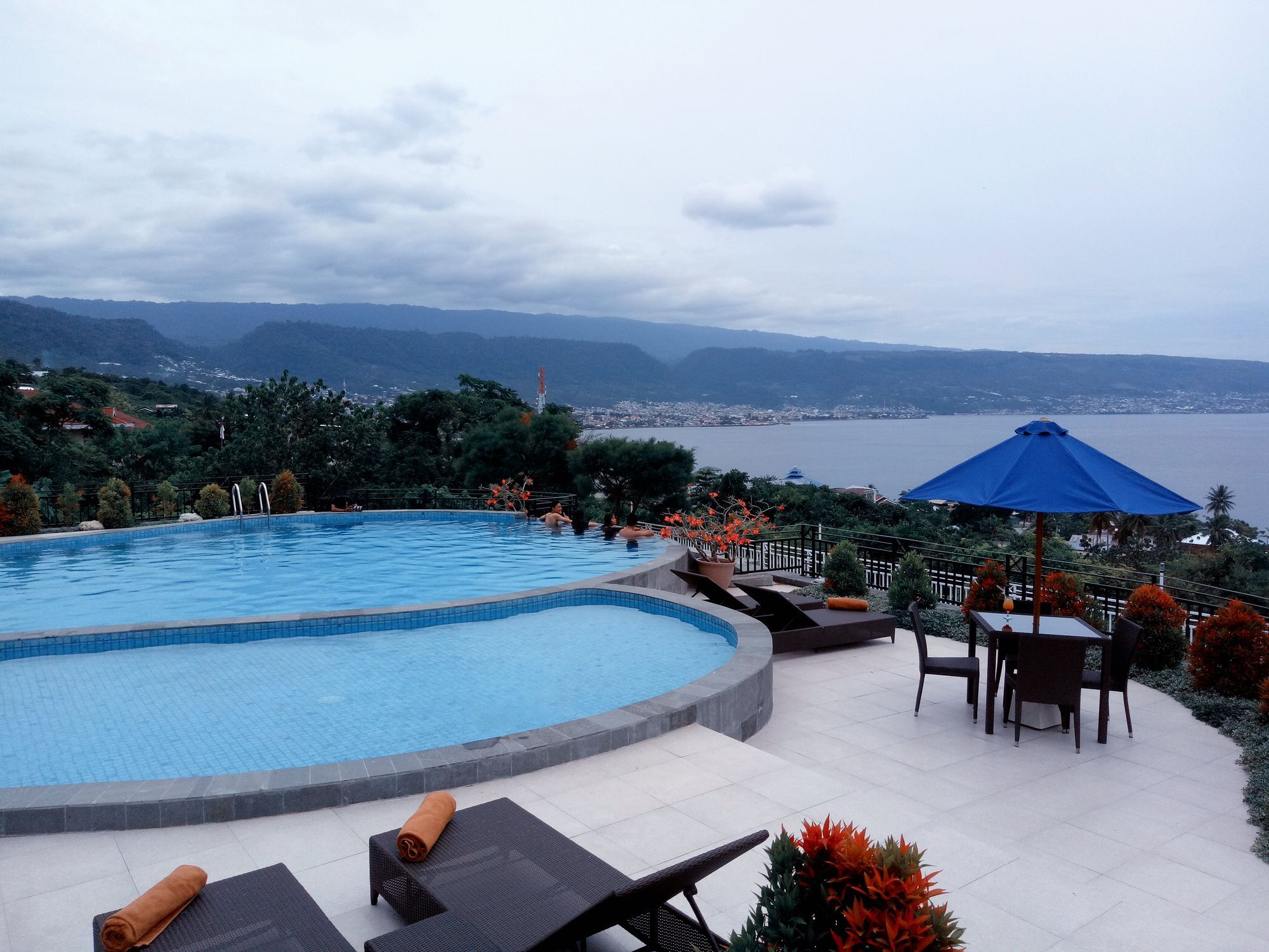 Hotel Santika Luwuk - Sulawesi Tengah Екстер'єр фото